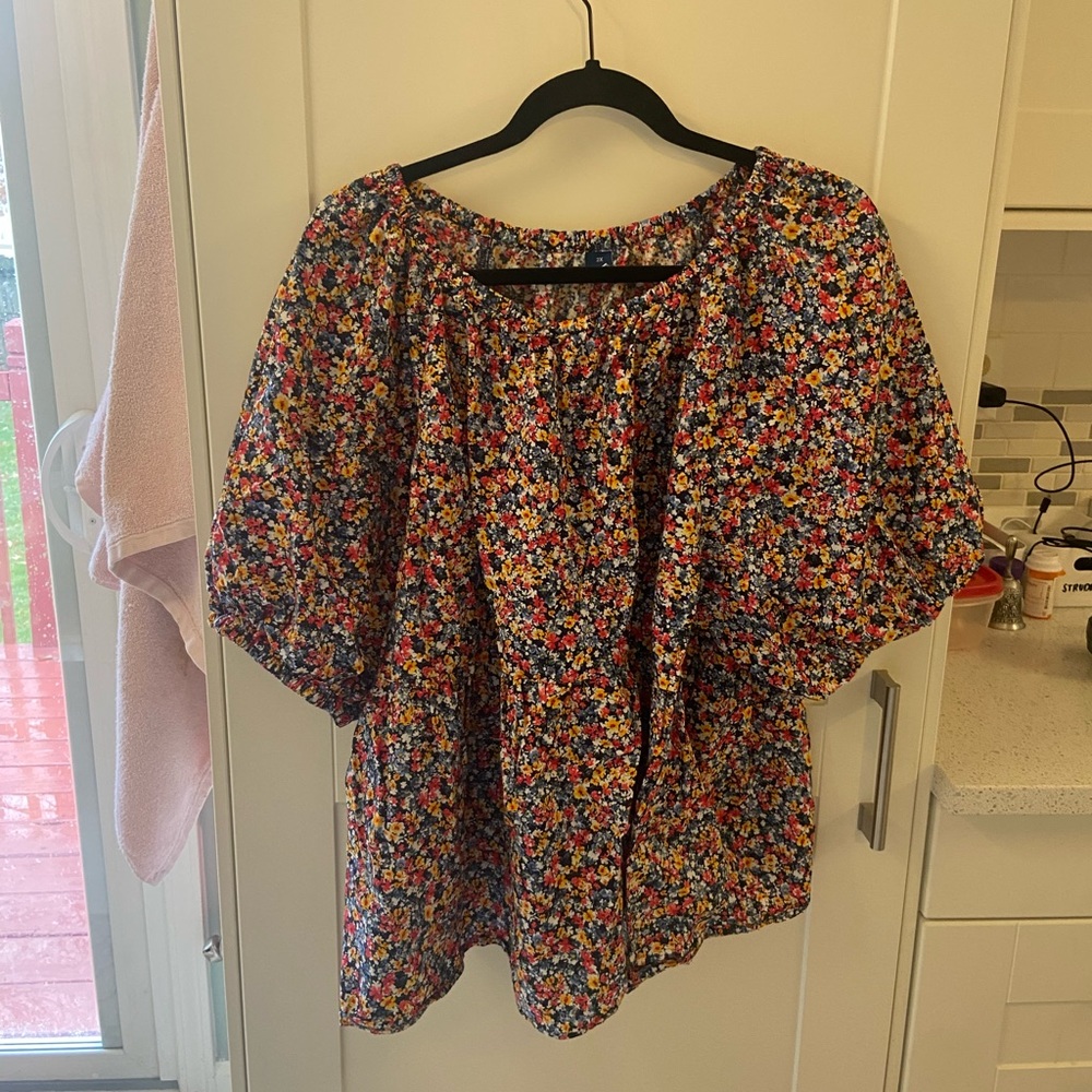 Women’s old navy floral baby doll top